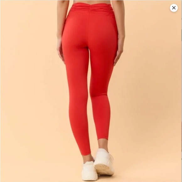 Blogilates Women's Ruched High Rised Waist Side Pocket Leggings Size Medium- NWT - Picture 7 of 10